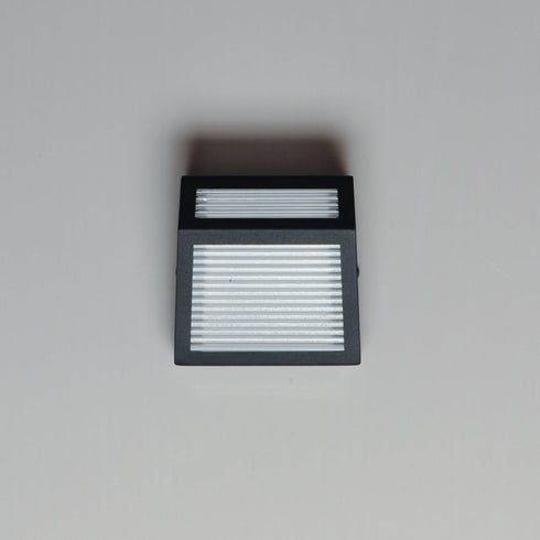 ET2 Totem Outdoor Wall Mount Model: E30122-144BK