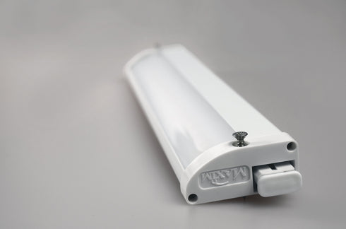 Maxim Countermax Mx L120 Lo 10 Inch LED Under Model: 89901BRZ